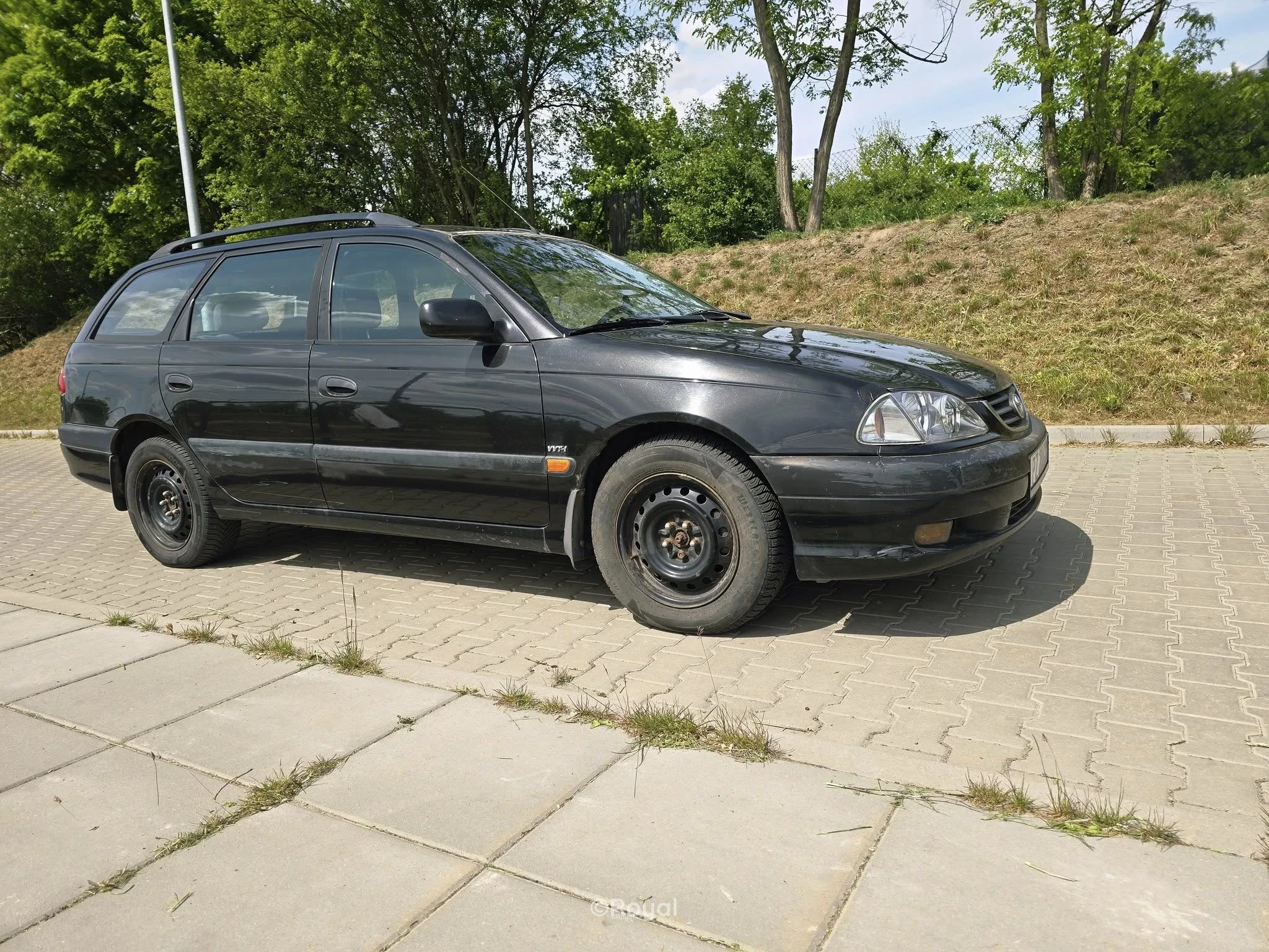 Toyota Avensis, 2001