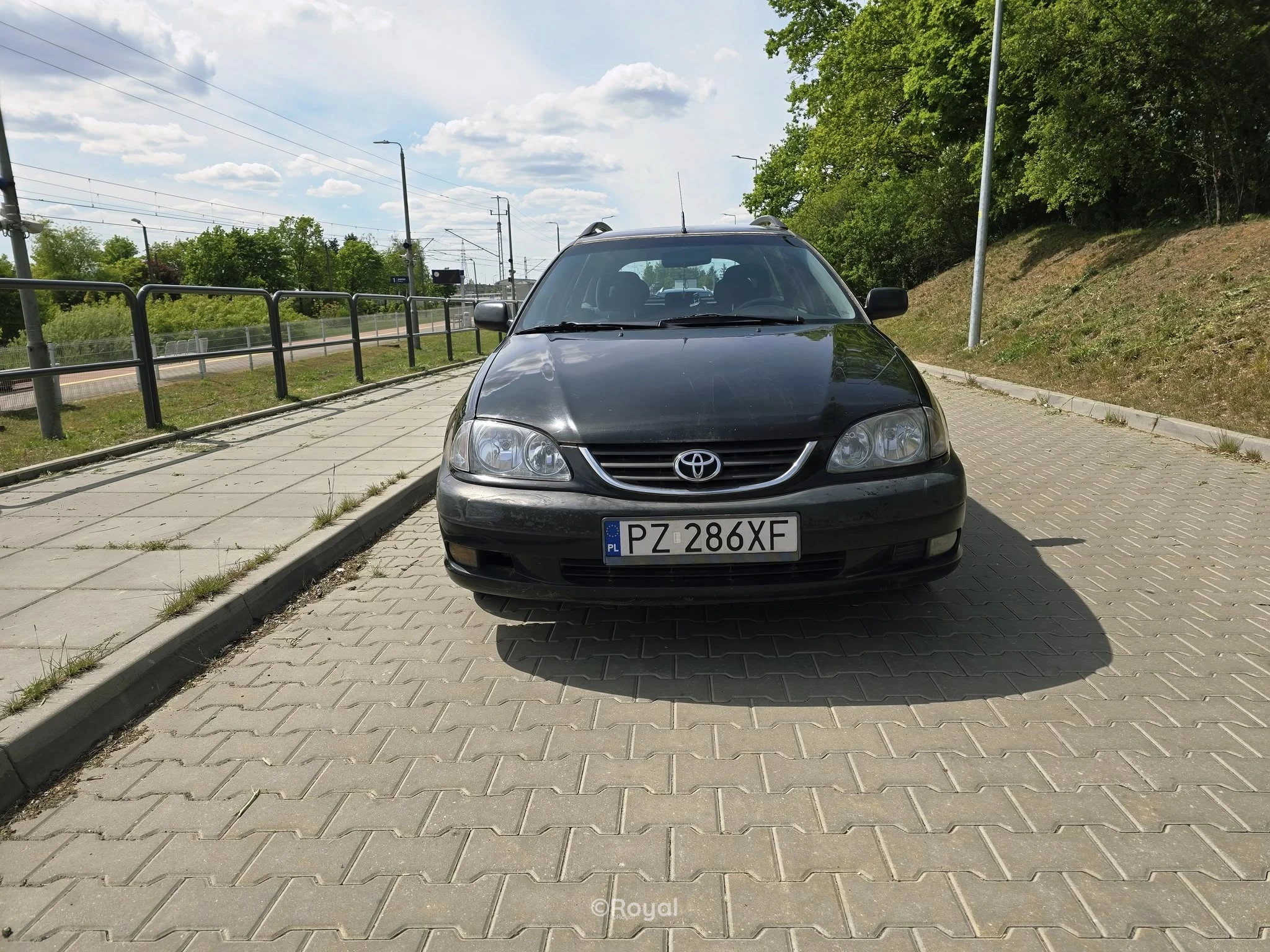 Toyota Avensis, 2001