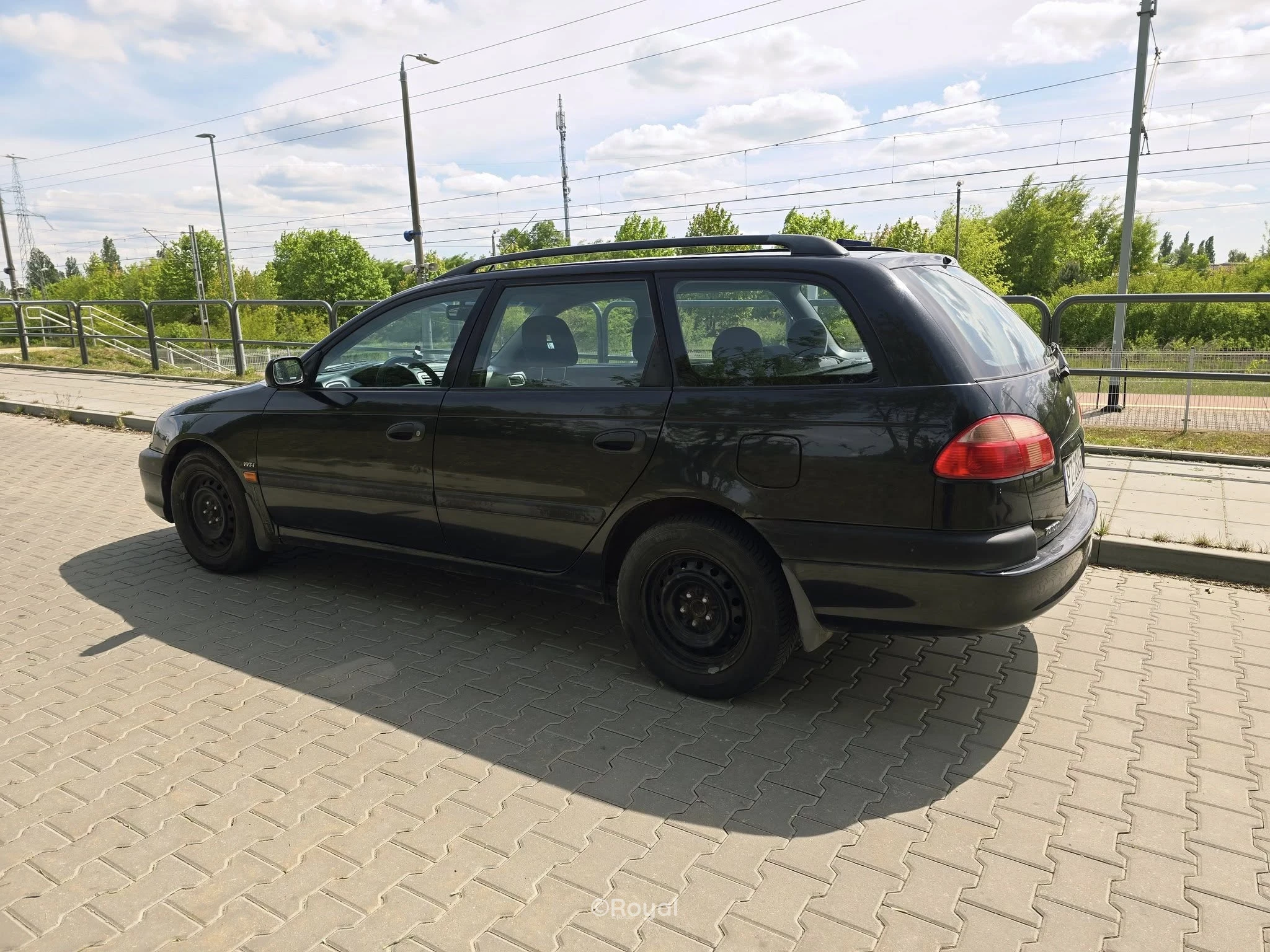 Toyota Avensis, 2001