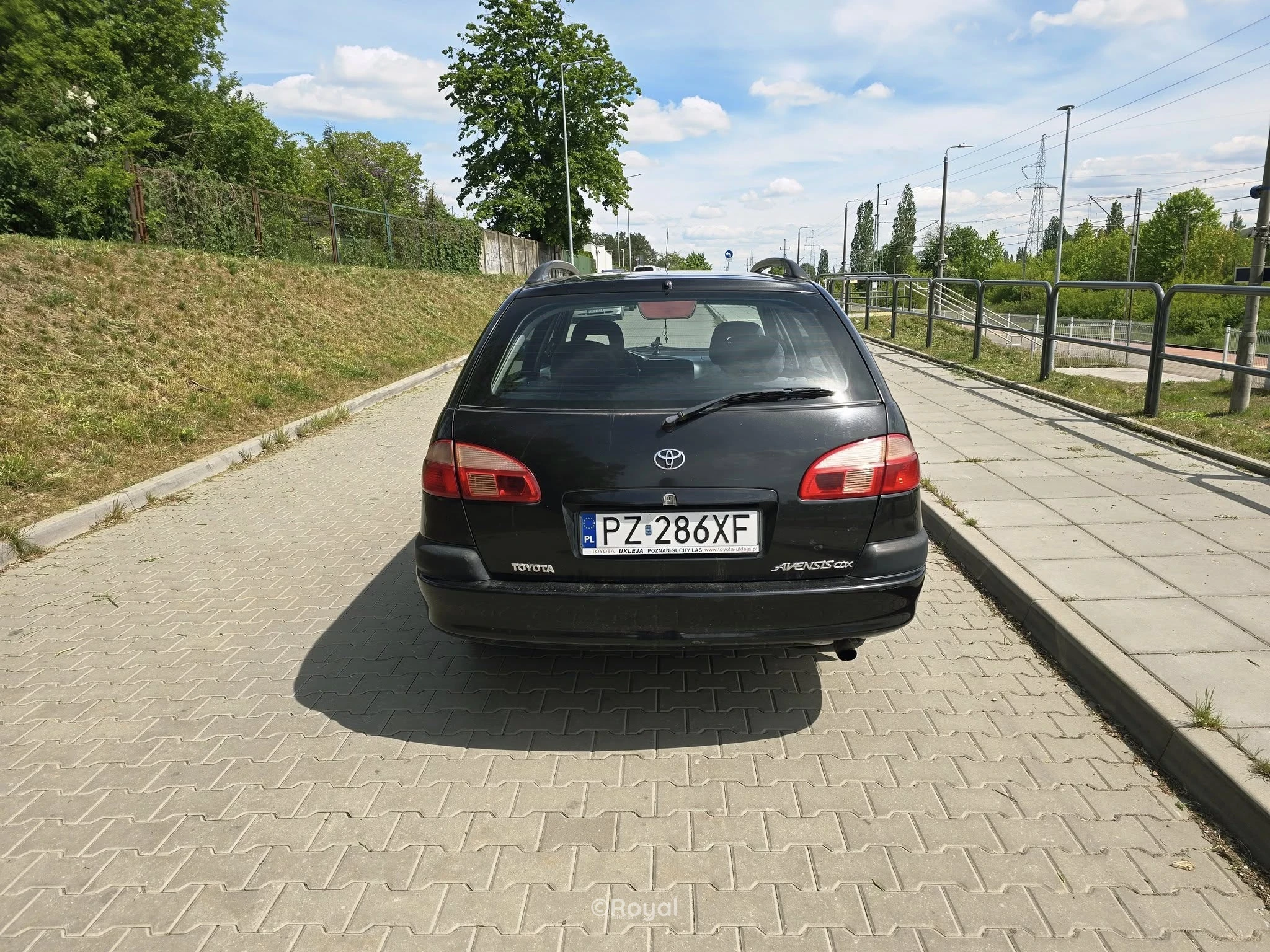 Toyota Avensis, 2001